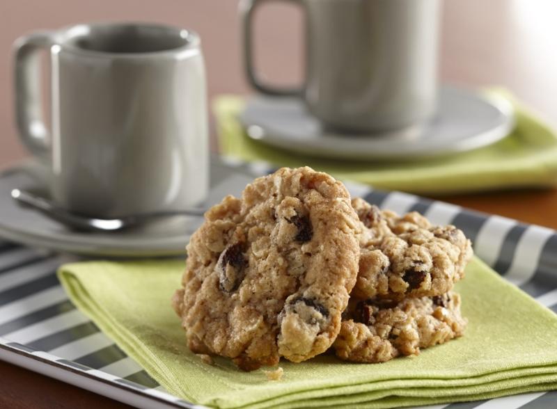 Crispy Oatmeal Raisin Cookies Recipe Mazola® 